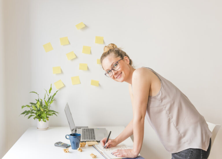Trabajar de forma eficiente bajo presión: 5 hábitos prácticos que marcan la diferencia
