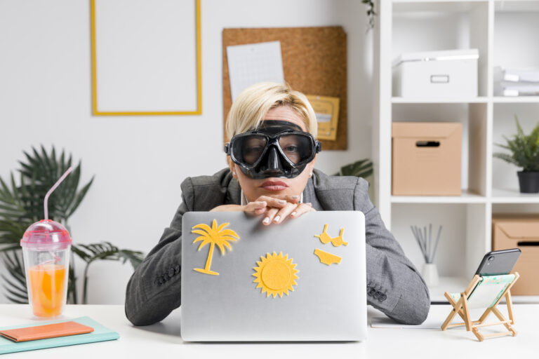 Pequeños hábitos para una jornada laboral de verano más saludable