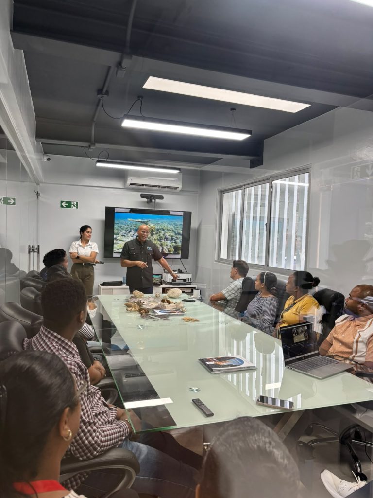 MCI LATAM recibe en Puerto Plata a Fundación Océano Limpio para proteger nuestros océanos y nuestro entorno.